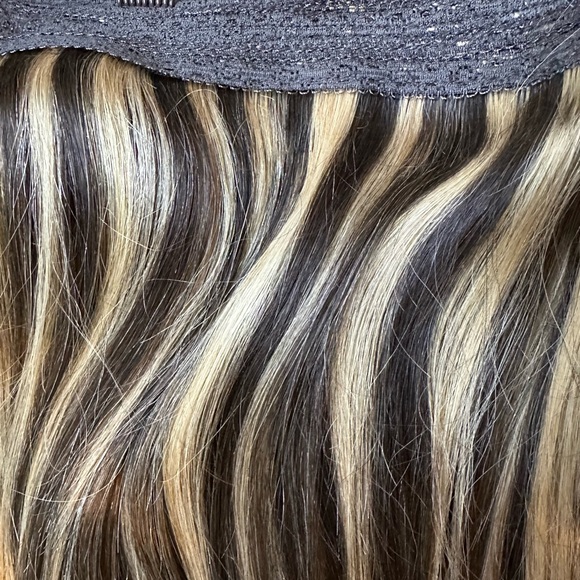 New Luxy Hidden Halo highlighted bayalage extensions 16 inches - Picture 5 of 7